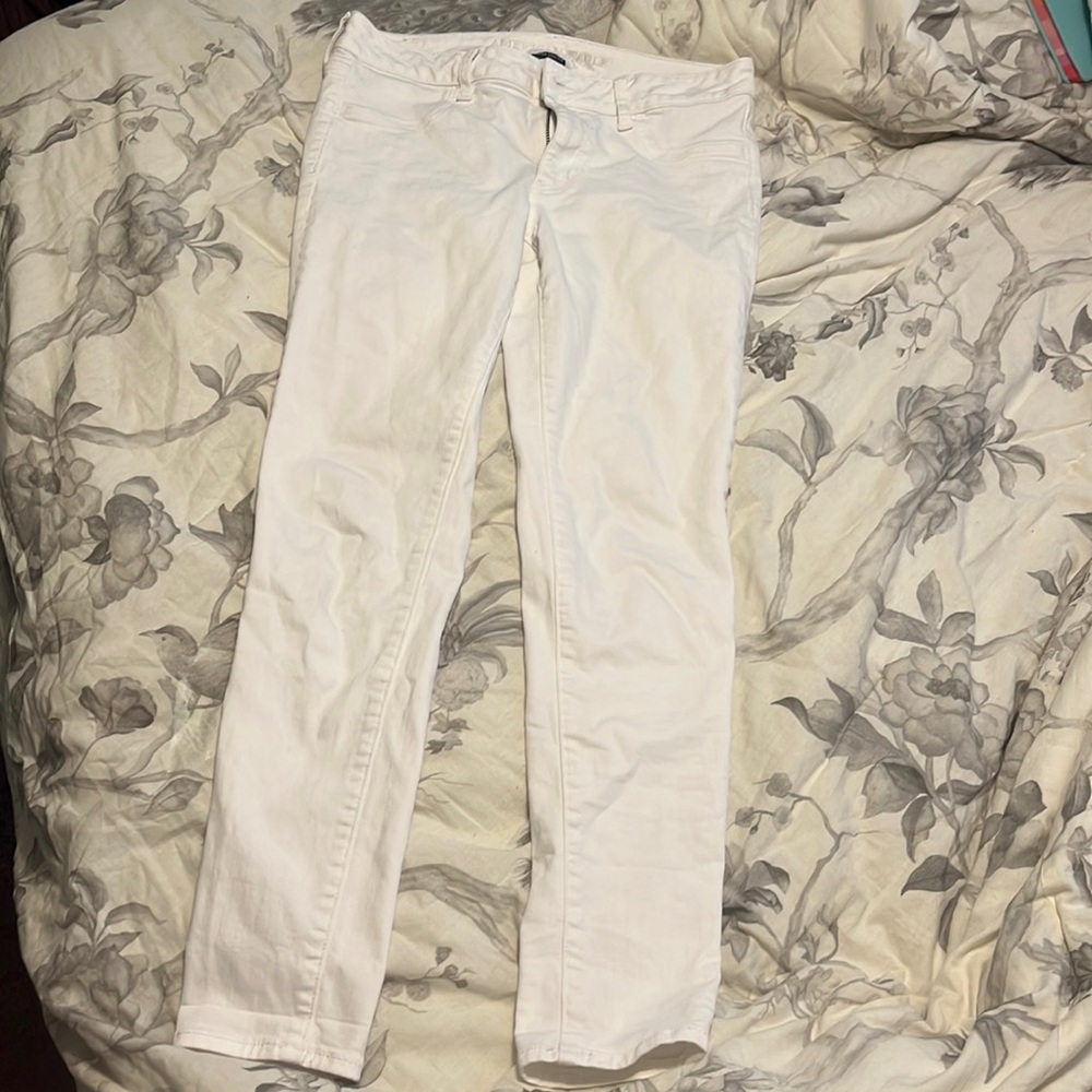 WHITE SKINNY JEANS